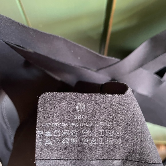 Lululemon sports bras - Picture 3 of 8